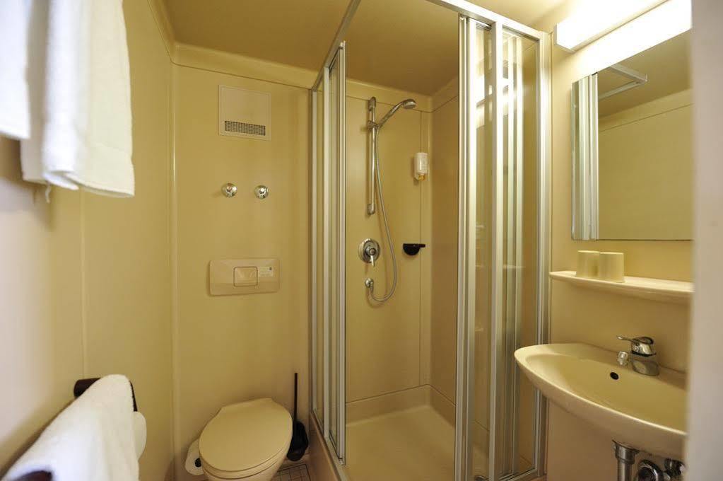 לינדאו Hotel Gasthof Stift מראה חיצוני תמונה